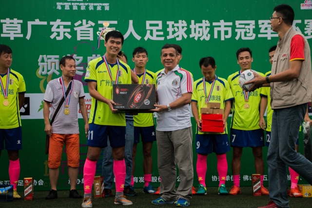 哈利25+13步行者送活塞4连败 尼克斯力克76人